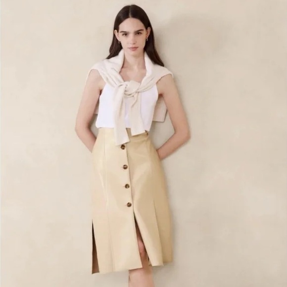 BANANA REPUBLIC Seamed VEGAN LEATHER Midi Pleated Slit Skirt Oyster Pearl Tan 2 - Picture 2 of 9